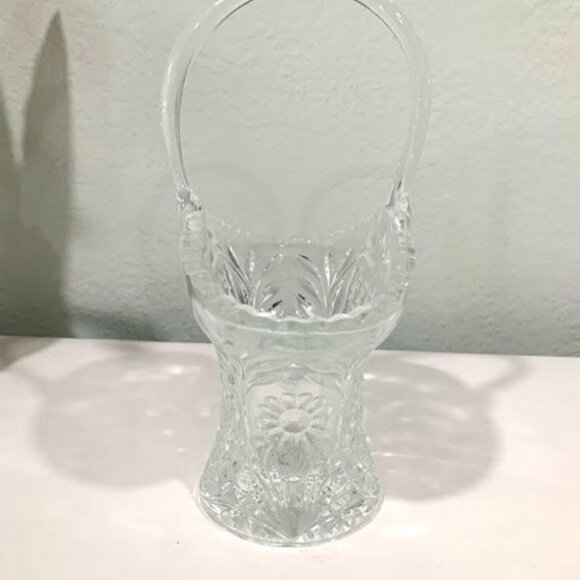 VINTAGE PRINCESS HOUSE 10” CRYSTAL BASKET - Picture 5 of 7